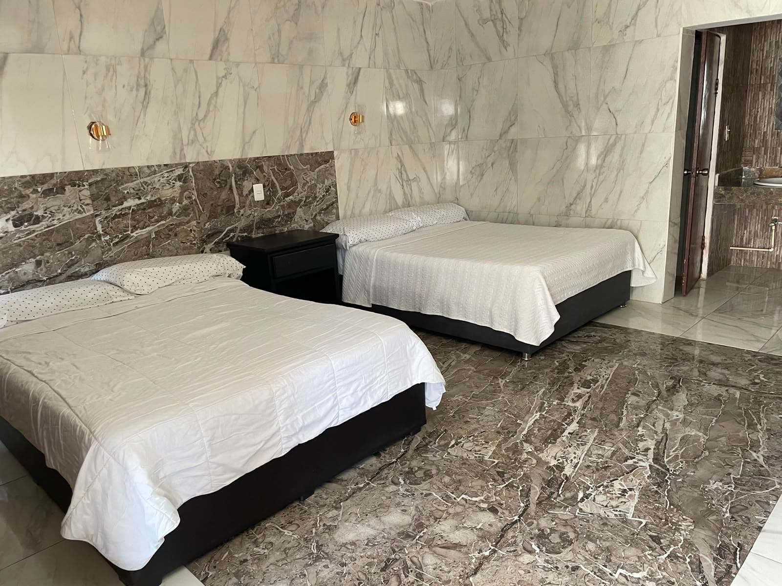 Suite 204 imagen 2